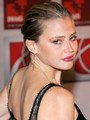 Estella Warren isRebecca Niles
