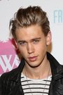 Austin Butler isHunter Calloway