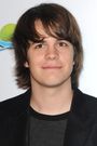 Johnny Simmons isHopper Gibson