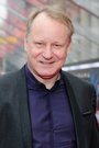 Stellan Skarsgård isDima