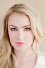 Amanda Schull isDr. Cassandra Railly