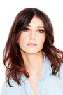 Sheila Vand isCarla (segment "