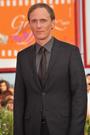 Neal Huff isMr. Benoit