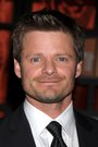 Steve Zahn isLenny Haise