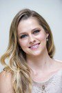 Teresa Palmer isDorothy Schuttle