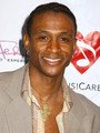 Tommy Davidson isAston Reynolds