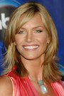 Natasha Henstridge isJennifer Hemdale
